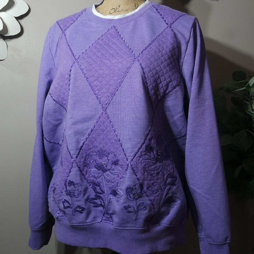 ALFRED DUNNER Purple Embroidered Beaded Flowers Floral Argyle Crew Sweatshirt
